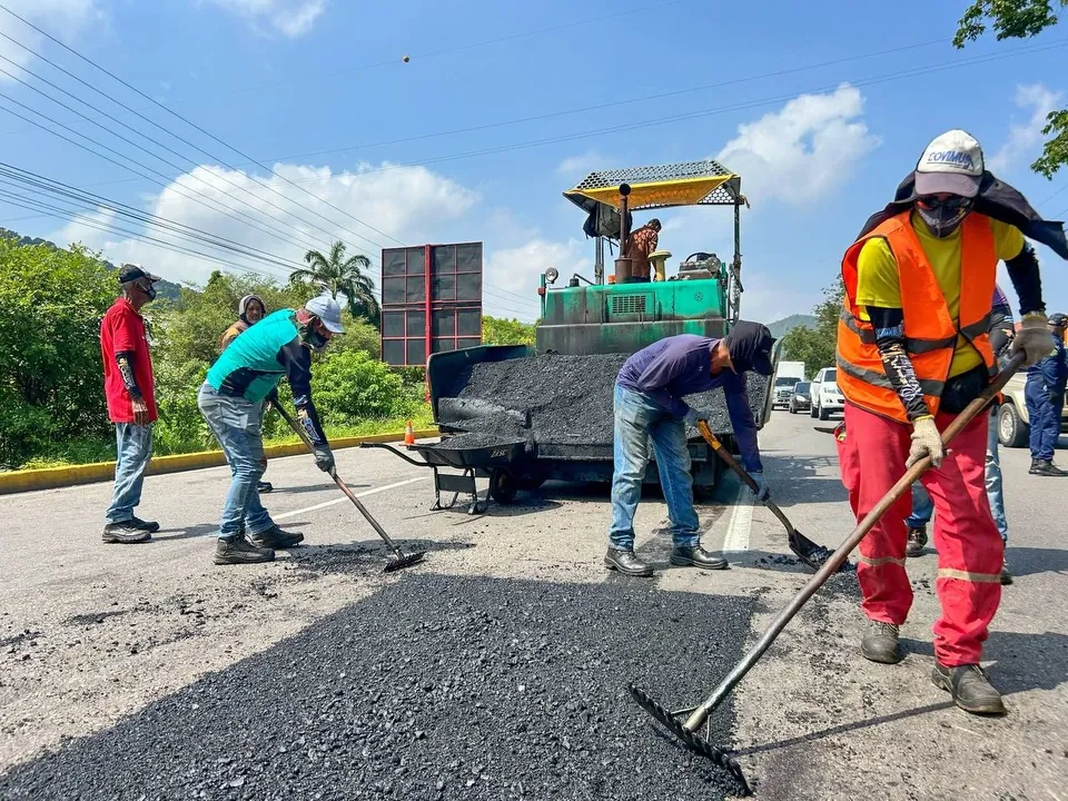 Bacheo y Pavimentación en Av. Jorge Rodríguez (Av. Intercomunal)